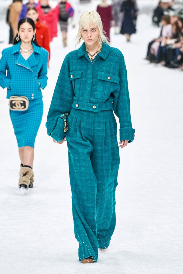 Модные брюки из твида осень-зима 2019-2020 из новой коллекции Chanel
