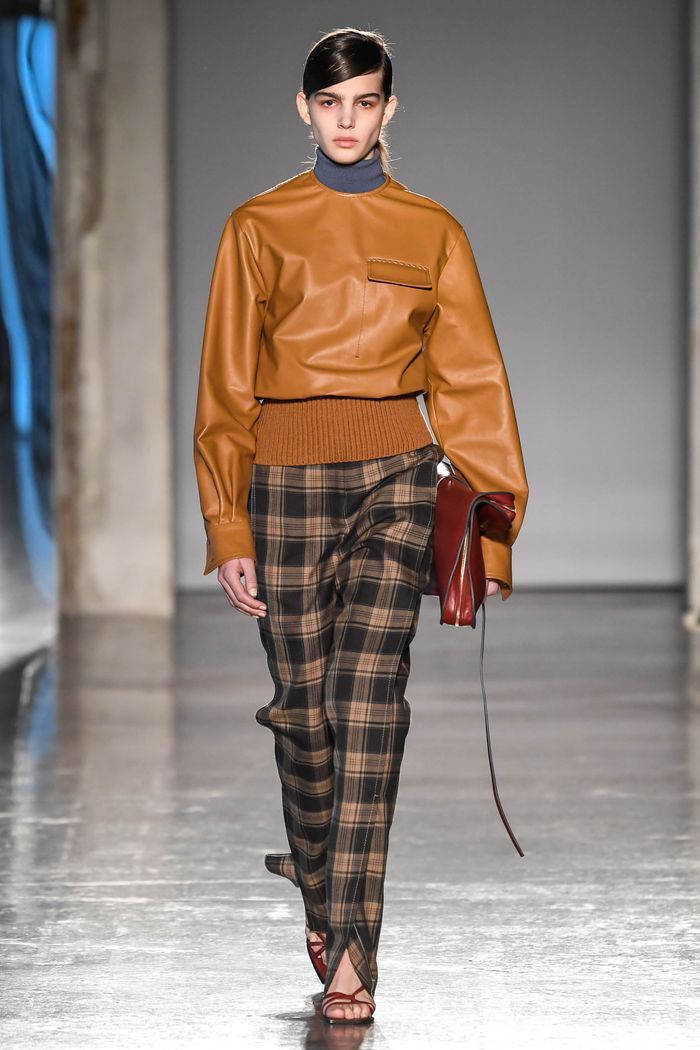Модные клетчатые брюки осень-зима 2019-2020 из новой коллекции Gabriele Colangelo