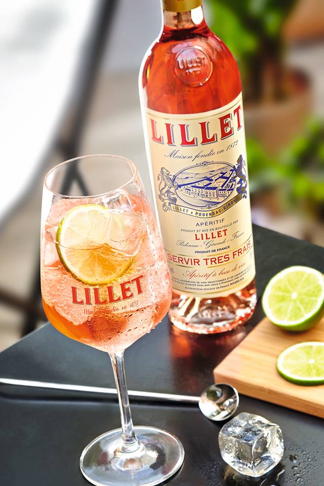 Аперитив слива. Аперитив Lillet. Lillet алкоголь. Lillet ликер. Винный напиток Lillet.