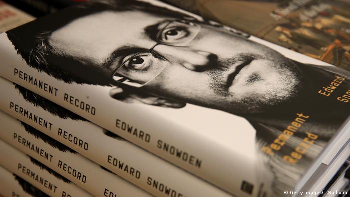 Немецкое издание книги Сноудена Личное дело
