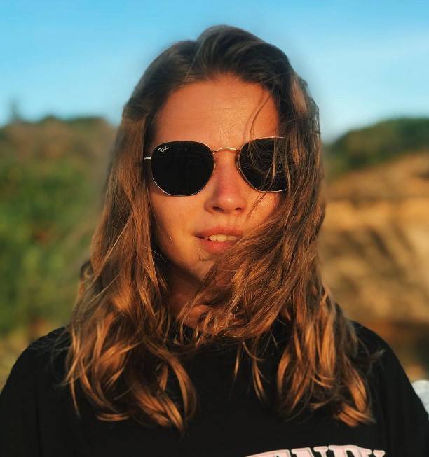 Юлия Топольницкая показала крупным планом всю красоту своей груди