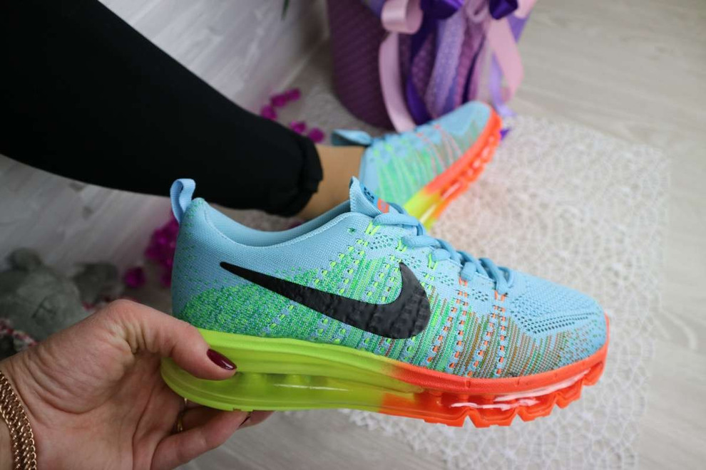 модные кроссовки 2020 яркие